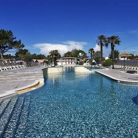 Camping Confortable Avec Terrasse à - Api-1-52-1184 Saint-Jean-de-Monts