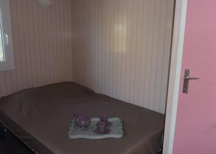 Confortable Avec Terrasse à - Api-1-52-1184 *