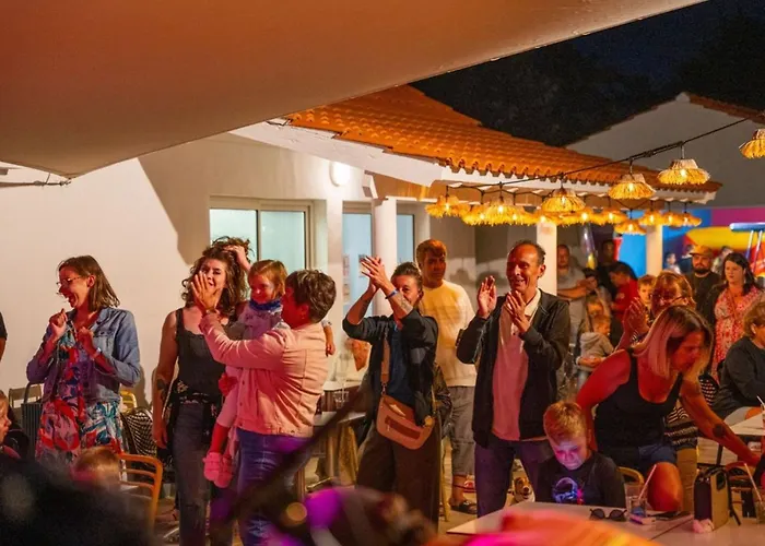 Confortable Avec Terrasse à - Api-1-52-1184 *